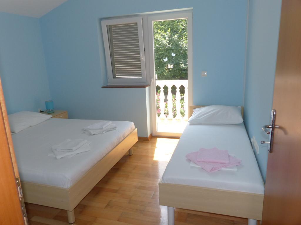 Apartments Viktorija Omišalj Extérieur photo