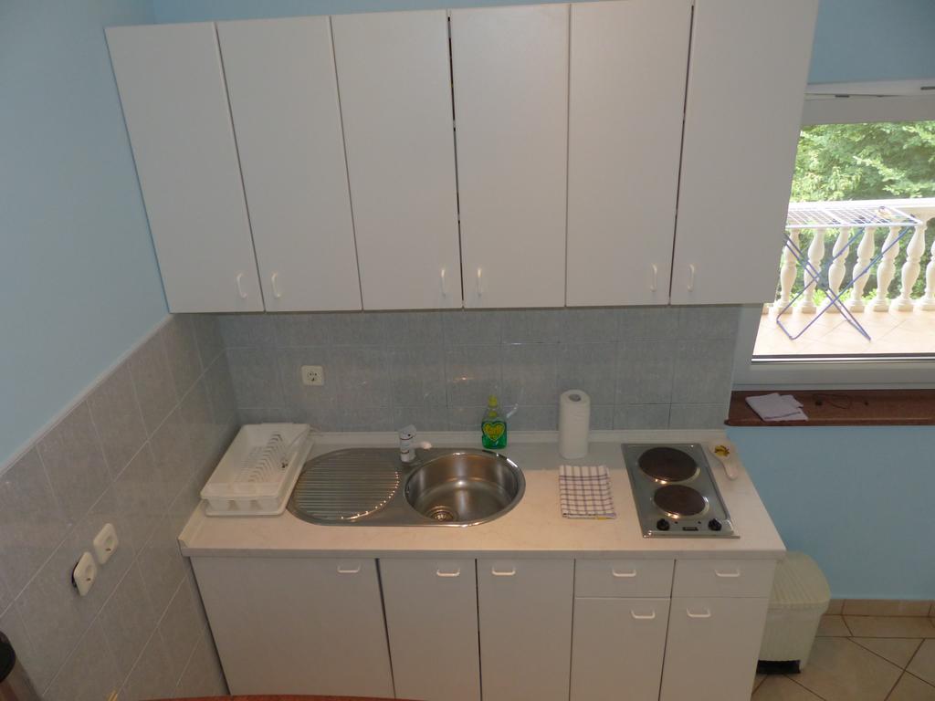 Apartments Viktorija Omišalj Extérieur photo